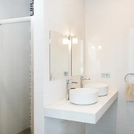 Villa Puerto Del Carmen Sleeps 6 With Pool Air Con And Wifi Puerto del Carmen (Lanzarote)