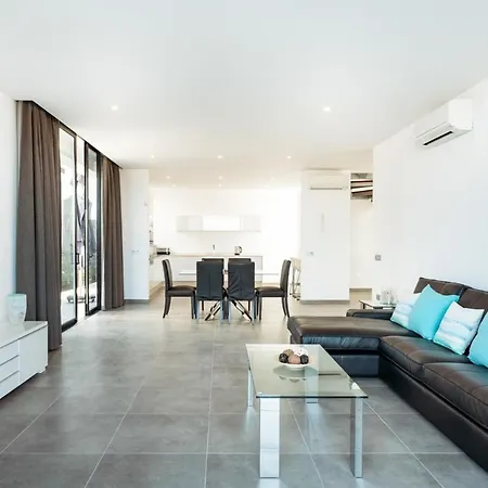 Puerto Del Carmen Sleeps 6 With Pool Air Con And Wifi Villa *